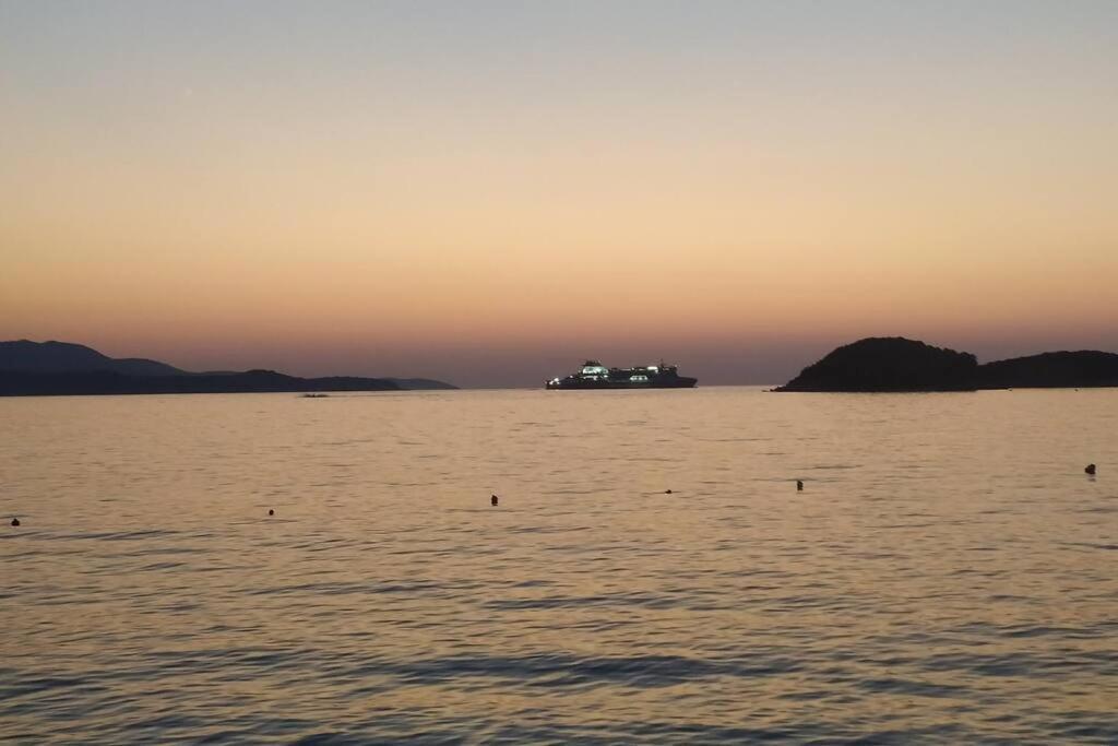 λευκό σπίτι